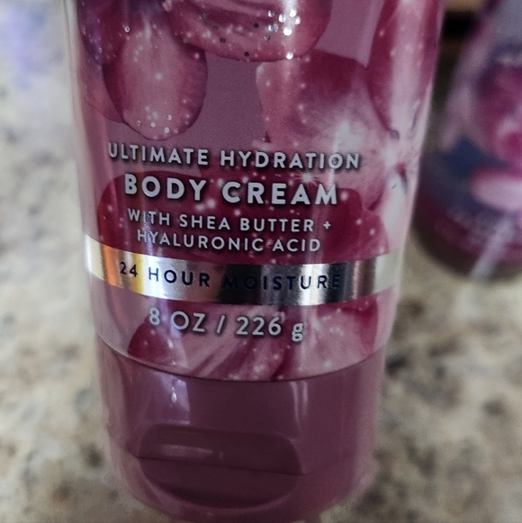 NWT Bath and Body Works "Be Enchanted" Body Cream & Body Mist - Picture 2 of 3